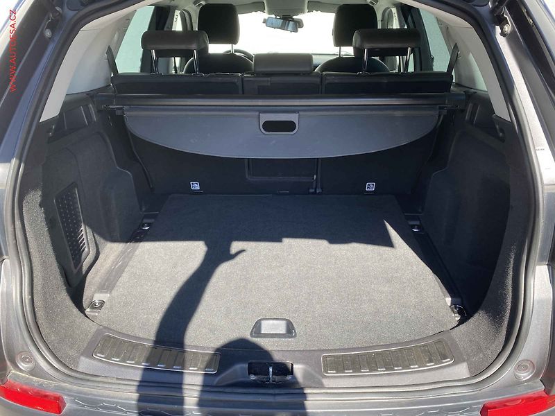 Land Rover Discovery Sport (2016) 2.0 TD4, TZ, navi, kamera - fotka 7 z 19