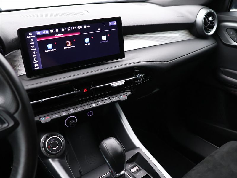 Alfa Romeo Tonale 1,5 117kW LED CZ DPH - fotka 22 z 35