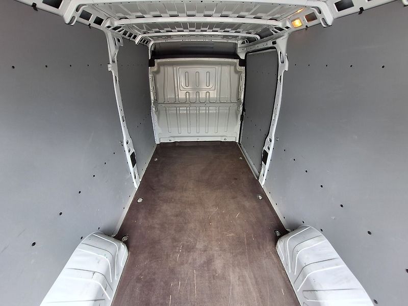 Peugeot Boxer (2024) FG 3500 L3H2 BHDi 140k MAN6 - fotka 17 z 17