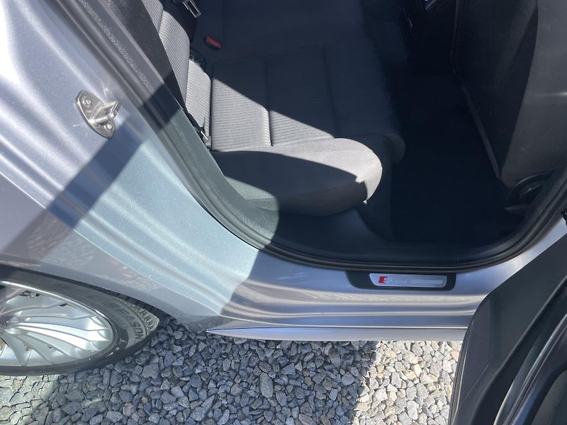 Audi A4 Avant 2.0TDi 120PS S-LINE AVANT TOP! - fotka 126 z 179