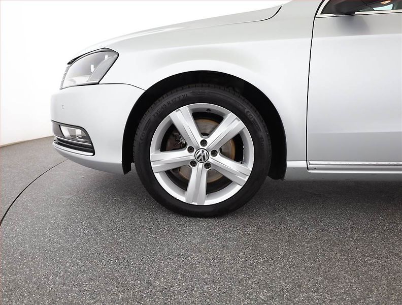 Volkswagen Passat (2011) 2.0 TDI, Tempomat - fotka 18 z 18