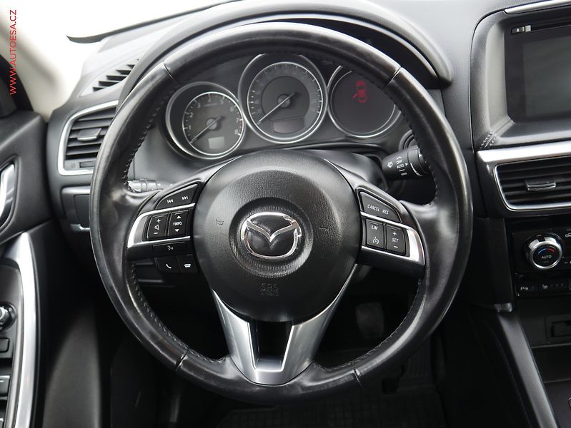 Mazda CX-5 (2016) 2.0i AWD, ČR, +ALU, zmk. - fotka 15 z 19