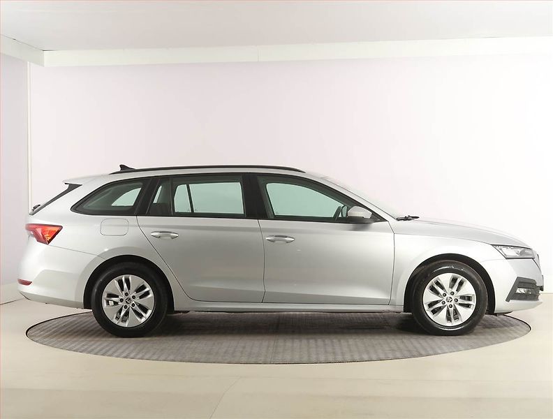 Škoda Octavia (2023) Ambition 2.0 TDI - fotka 6 z 25