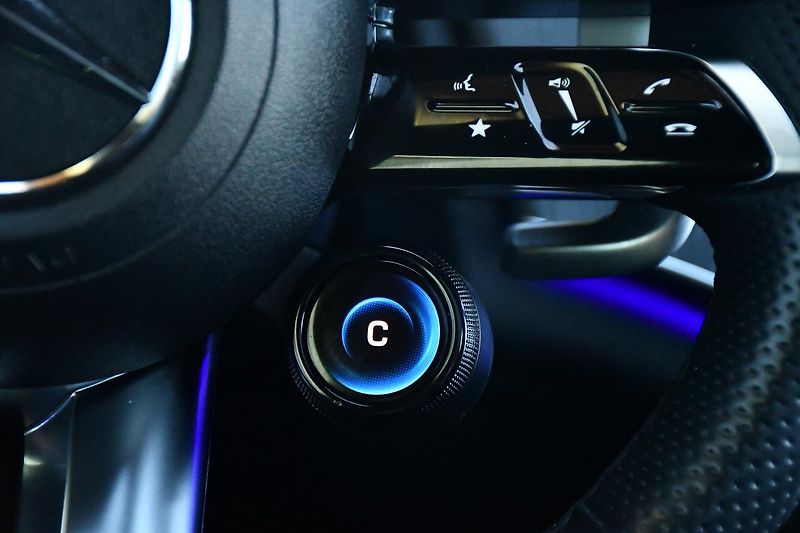 Mercedes-Benz EQE AMG 53 4MATIC+ PANO HUD ZÁRUKA - fotka 29 z 49