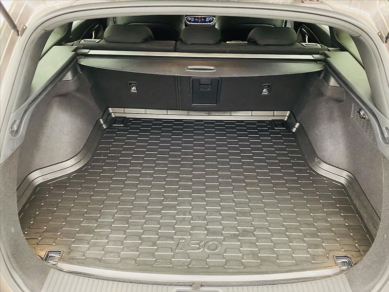 Hyundai i30 1,5 T-GDi 117kW DCT N-Line - fotka 24 z 26
