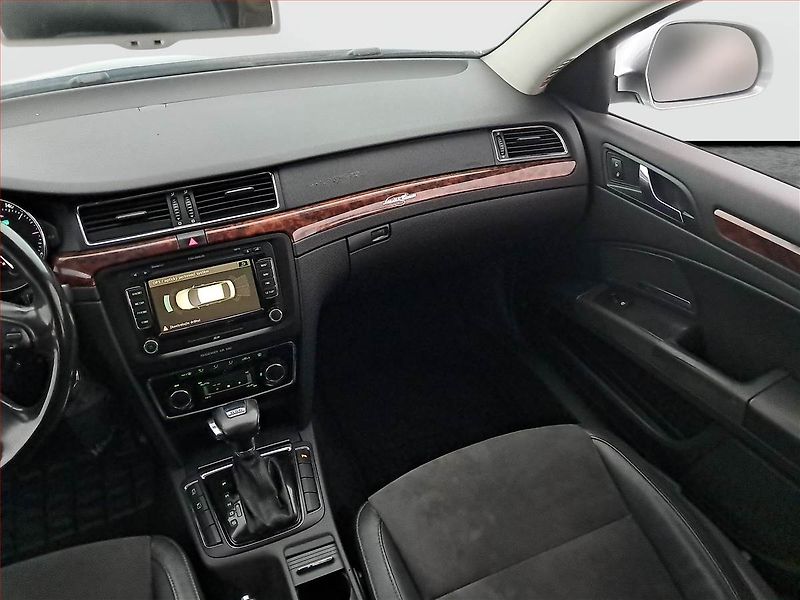 Škoda Superb (2011) 2.0 TDI, Automat, Tempomat - fotka 8 z 18