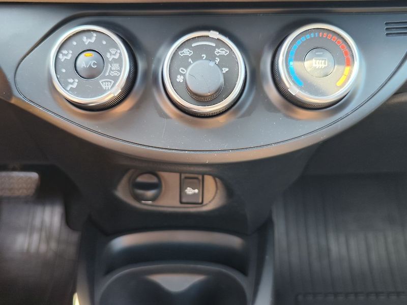 Toyota Yaris 1.33 Dual VVT-i/73kW AT Trend - fotka 16 z 25