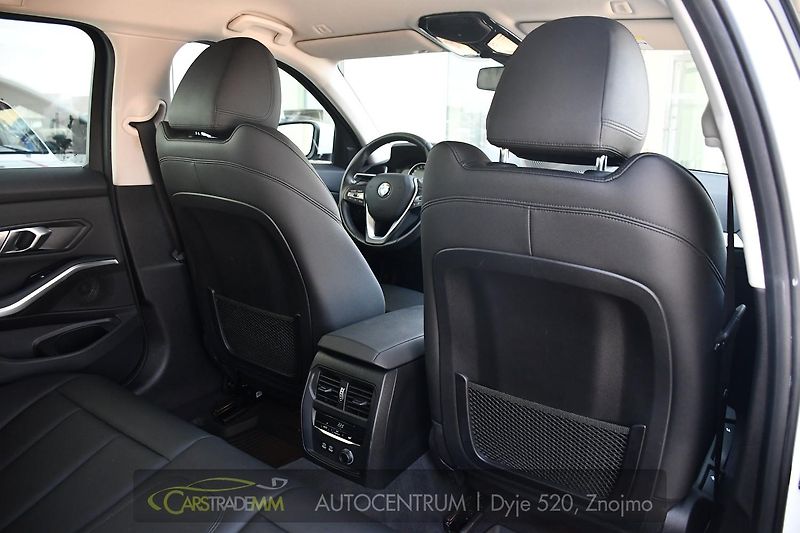 BMW Řada 3 320D xDrive 2xALU 1M ČR - fotka 22 z 54
