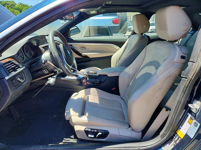 BMW Řada 4 (2016) 430XI - fotka 9 z 11