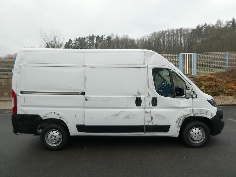 Peugeot Boxer 2,2D 96kW  - fotka 2 z 10
