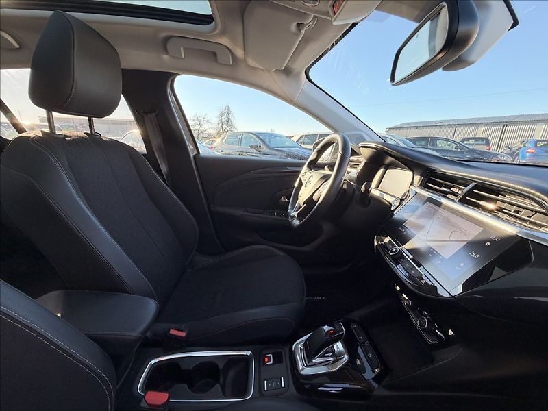 Opel Corsa 1,2 74kW AUTOMAT,NAVI,PANO,LED - fotka 40 z 44