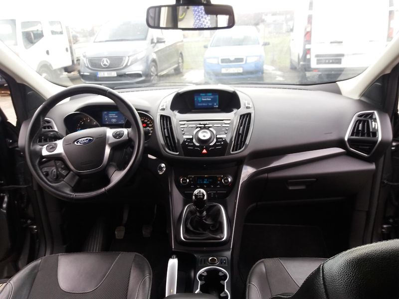 Ford Kuga 2.0TDCi,110kW,TAŽNY,SERV.KNÍŽK - fotka 6 z 18