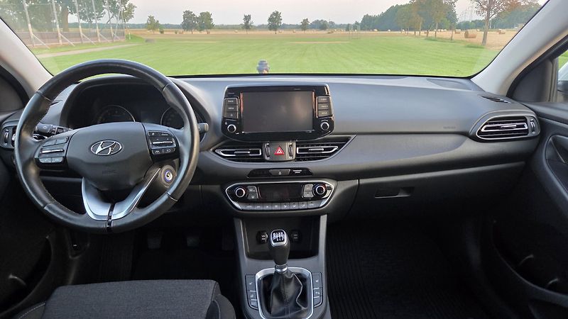 Hyundai i30 (2022) 1.5T-GDI, 118 kW, Smart,CZ,DPH - fotka 16 z 30