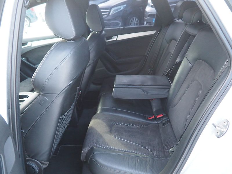 Audi A4 (2013) 2.0 TDI, 4x4, AT, S-Line - fotka 12 z 39