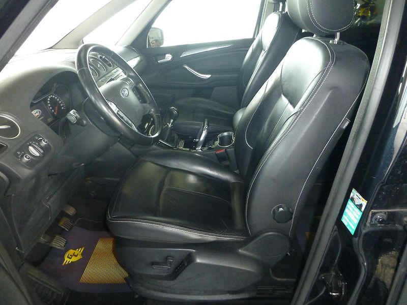 Ford S-MAX (2011) 2,2TDCI-147KW*VYHŘ.SEDADLA - fotka 10 z 25