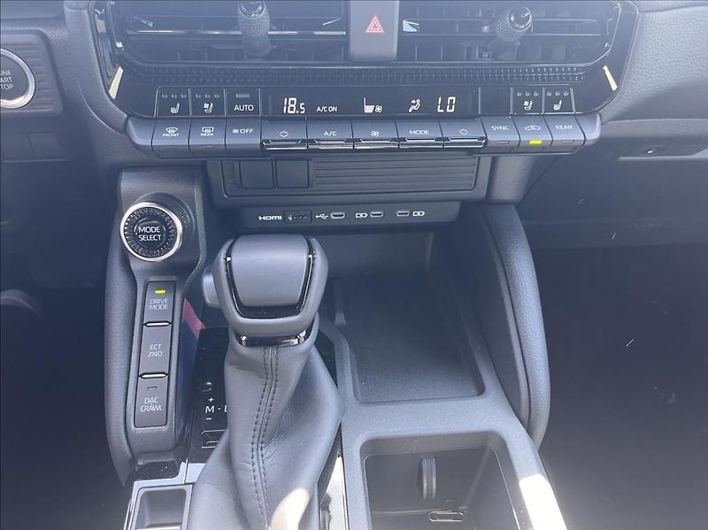 Toyota Land Cruiser 250 2,4i T 8AT Allrounder SE 7 - fotka 26 z 36