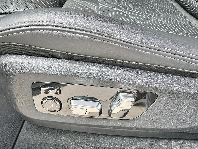 BMW X5 (2024) xDrive 30d M PAKET - fotka 14 z 35