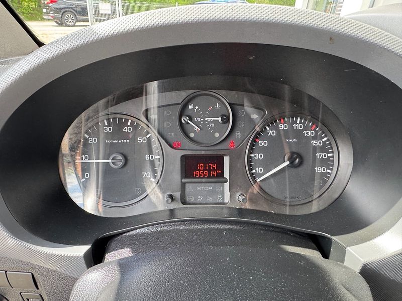 Peugeot Partner (2009) 1.6 16V - fotka 14 z 28