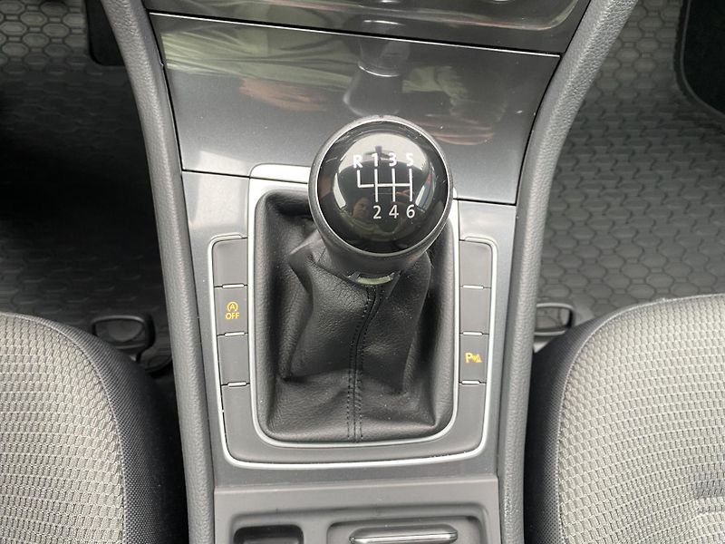 Volkswagen Golf 1.4 TSI 92kW-1xMAJ.-LED- ACC - fotka 27 z 44