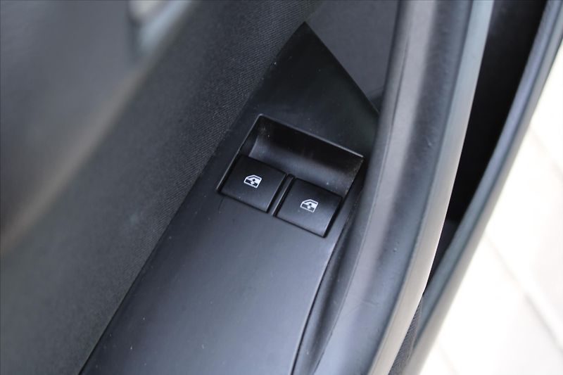 Opel Astra 1.4T 103kW SERVISNÍ KNIHA - fotka 25 z 25