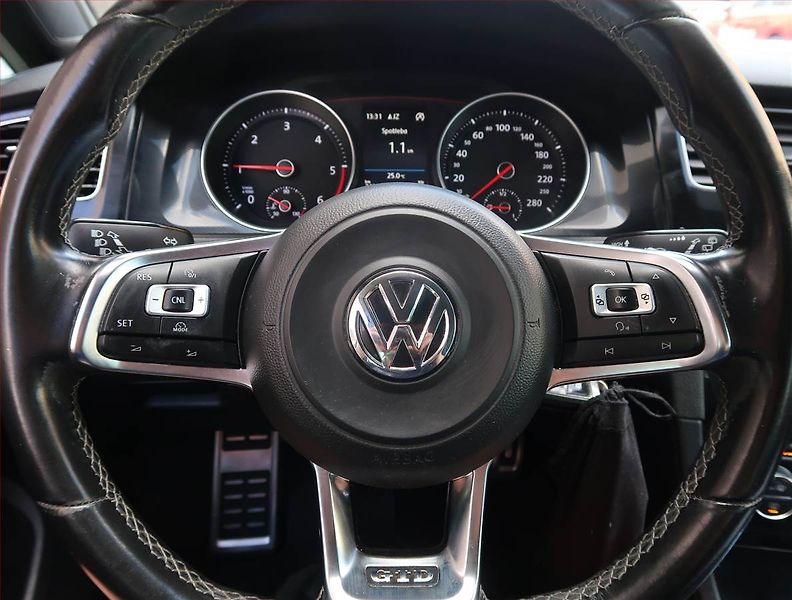 Volkswagen Golf (2016) 2.0 TDI GTD, Serv.kniha, Navi - fotka 15 z 20