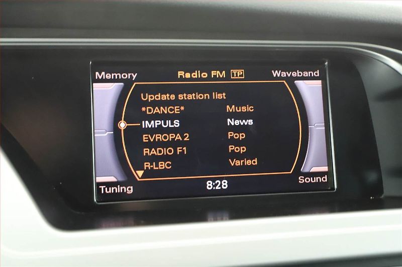 Audi A4 (2012) 2.0 TDI, Automat, Kůže - fotka 9 z 15