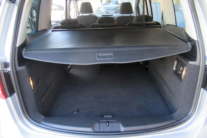 Volkswagen Sharan 2.0 TDi  KLIMA WEBASTO TAŽNÉ - fotka 21 z 23