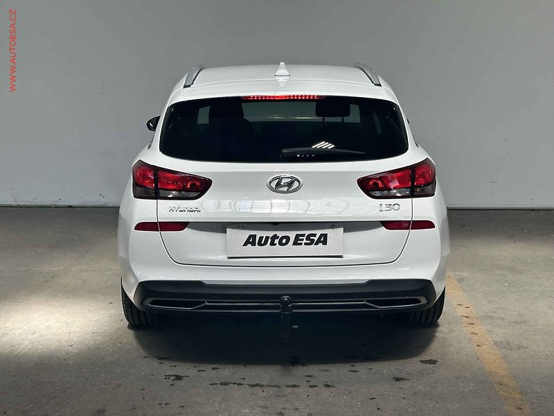 Hyundai i30 (2023) 1.0 T-GDi, 2.maj,ČR, Smart - fotka 5 z 18