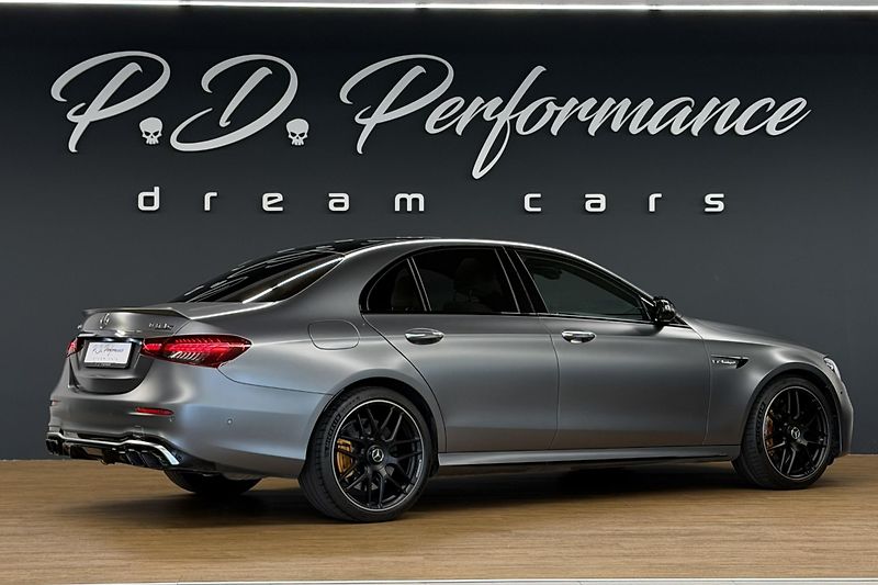 Mercedes-Benz Třídy E (2021) E 63s AMG 4Matic+ V8 Biturbo - fotka 30 z 124