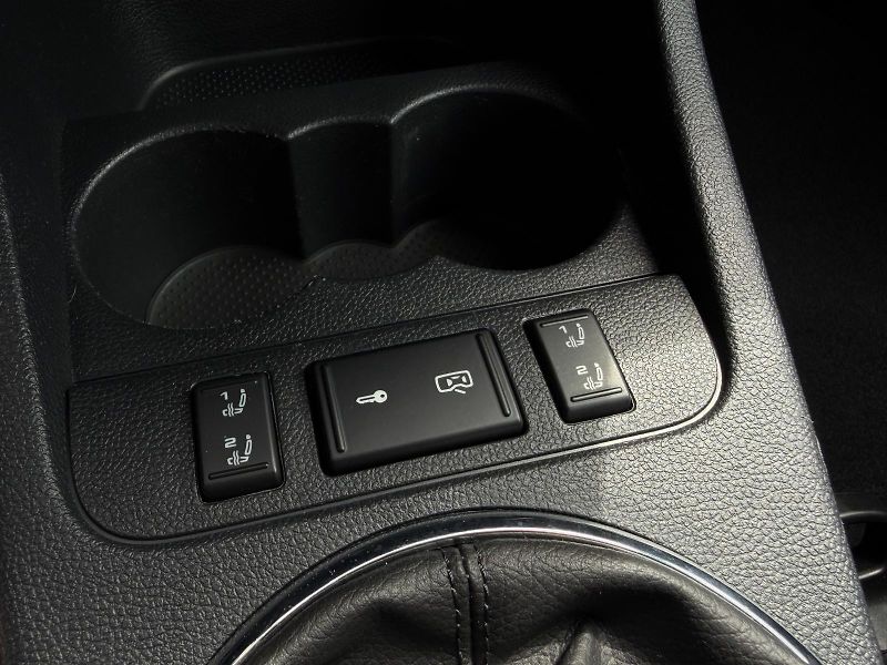 Škoda Fabia 1,2 TSI Ambition / servis.kn. - fotka 22 z 23