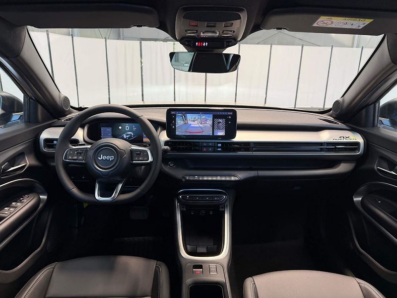 Jeep Avenger (2025) 4xe Upland 1.2 Turbo e-Hybrid - fotka 7 z 22