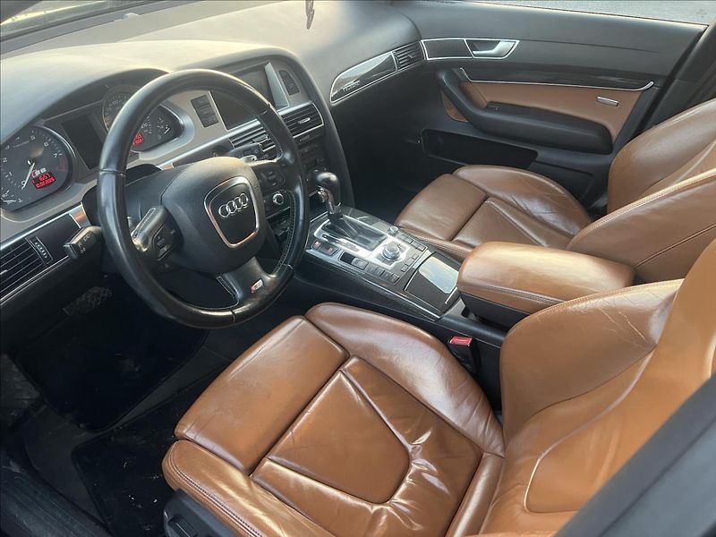 Audi S6 5,2 fsi V10 exclusive - fotka 12 z 26