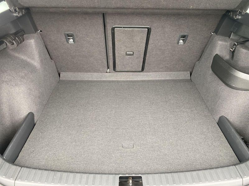 Škoda Karoq (2019) 2.0 TDI 4x4 Ambition Plus - fotka 25 z 31