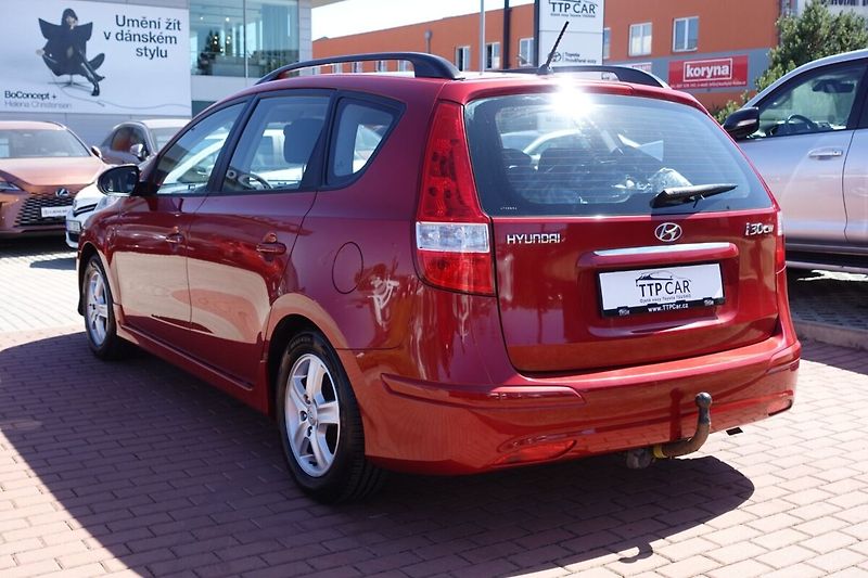 Hyundai i30 1,4i 80kW M/T - fotka 6 z 23