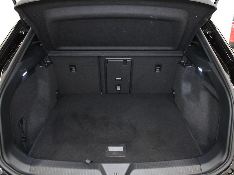 Volkswagen ID.4 0,0 77kWh 150kW 1.maj.ČR.Tažné - fotka 23 z 25