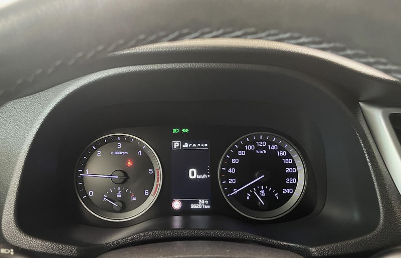 Hyundai Tucson 2.0 CRDi, PREMIUM - REZERVACE - fotka 16 z 29