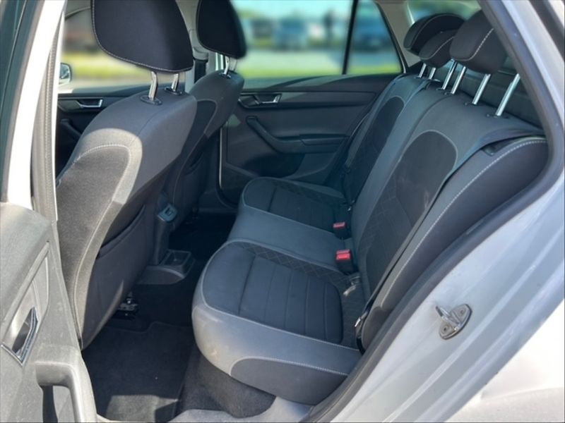 Škoda Fabia 1,0 TSI Ambition - fotka 8 z 11