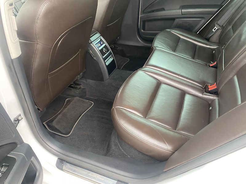 Škoda Superb 2.0TDi 4x4 170PS DSG L+K COMBI - fotka 99 z 158