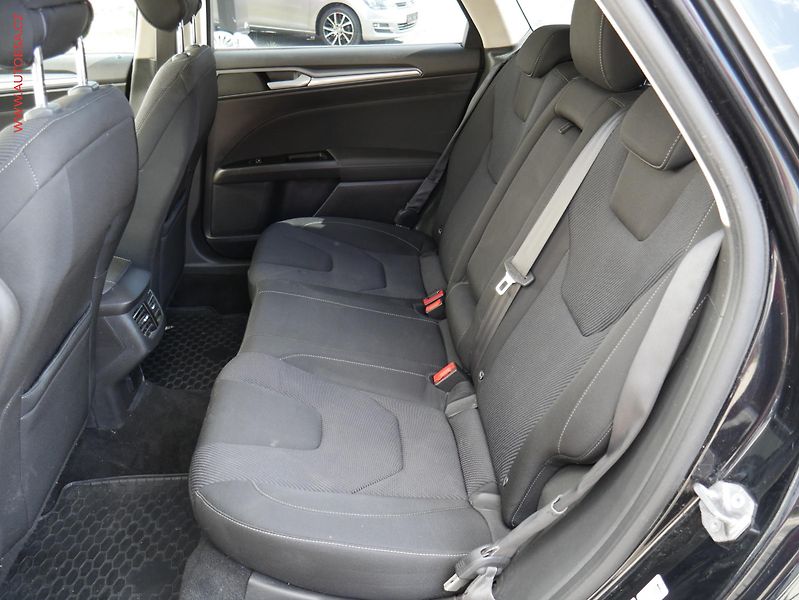 Ford Mondeo (2015) 2.0 TDCi, Titanium, AT, navi - fotka 10 z 17