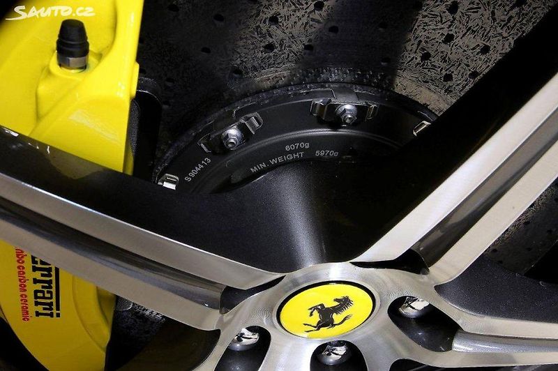 Ferrari 458 Spider Nové ! Top Výbava LIFT - fotka 9 z 33