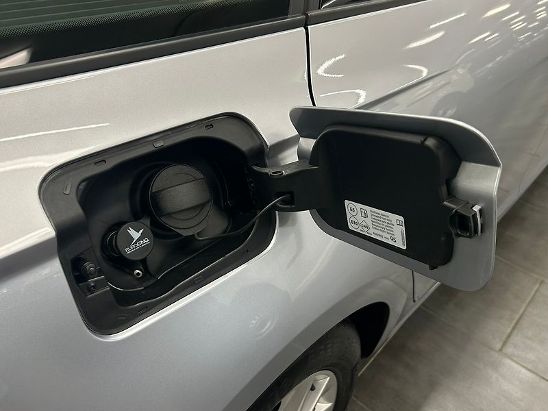 Seat Leon (2020) 1.5 TGI MAN 2020 záruka 1R - fotka 11 z 55