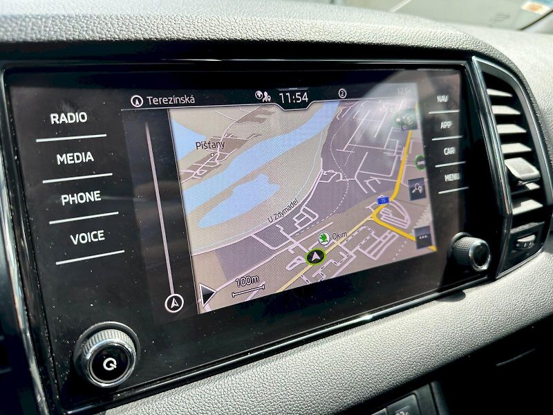 Škoda Karoq (2023) 2.0 TDI 85kW Ambition DSG - fotka 15 z 26