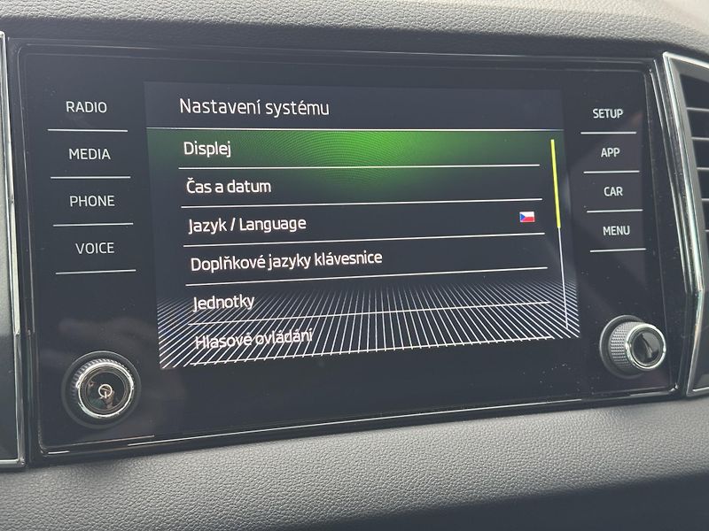 Škoda Karoq (2018) 1.5TSi MAN Style+ Kessy, tažné - fotka 33 z 52