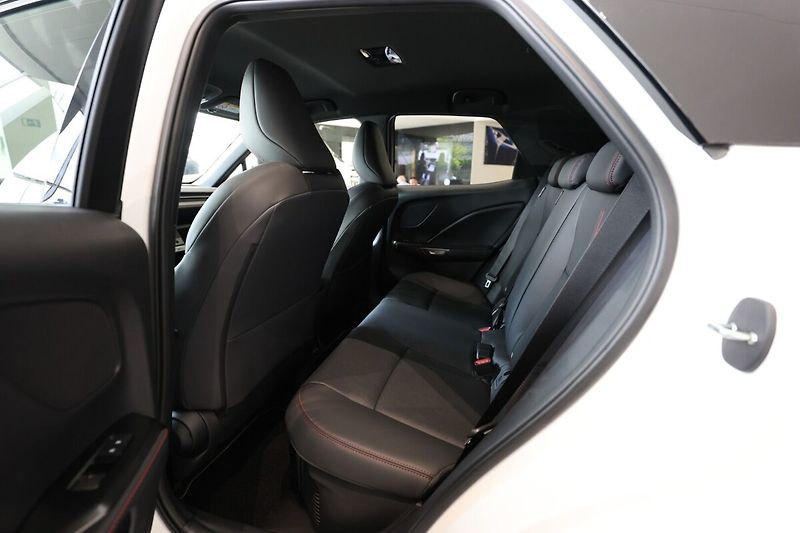 Lexus LBX 1.5L HEV EMOTION TECH - fotka 10 z 13