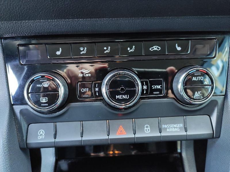 Škoda Karoq (2018) Ambition 1.0 TSI 96kW MAN6 TZ - fotka 18 z 30