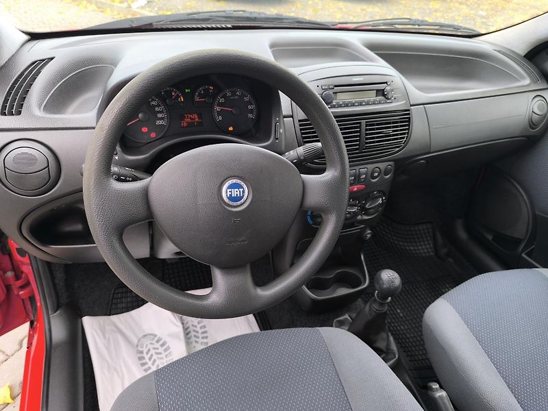 Fiat Punto (2005) 1.3 DOLOŽENÉ KM,SERVISNÍ KN - fotka 16 z 26