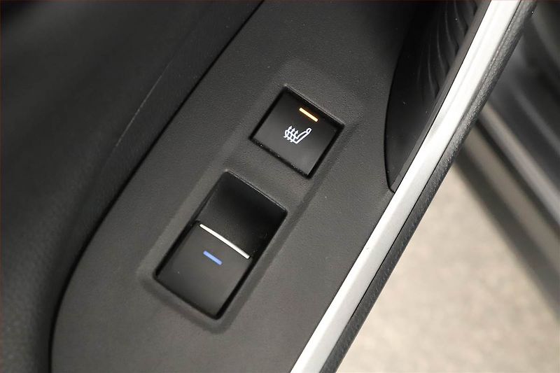 Toyota RAV4 (2021) 2.5 Plug-in - fotka 23 z 27