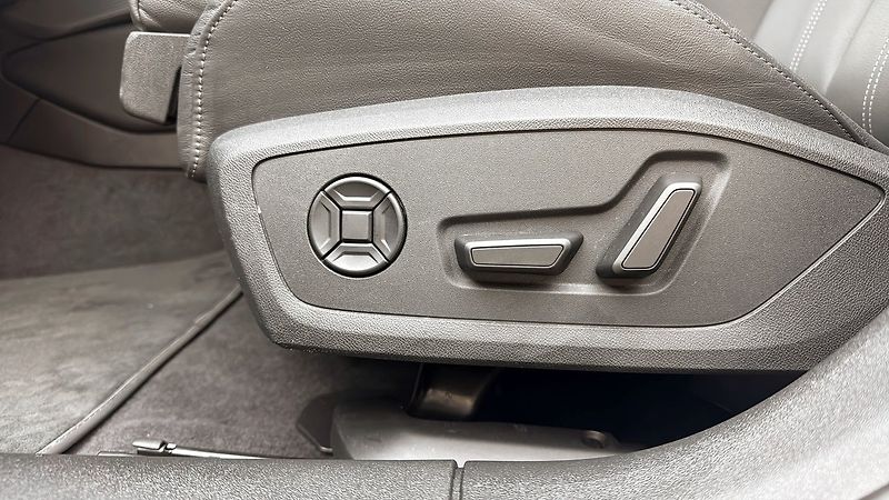 Audi A5 e-hybrid q S-Line Tech+ 360 Ta - fotka 10 z 22