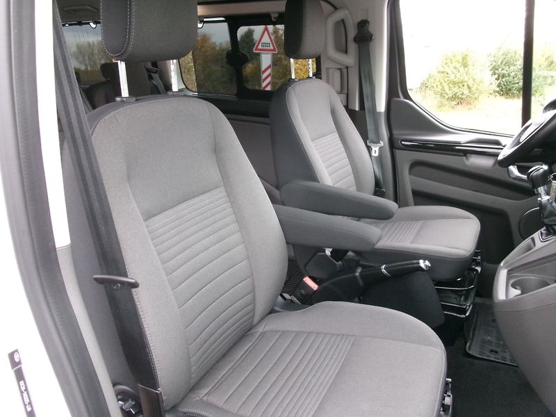 Ford Tourneo Custom (2022) 2,0TDCi L2H1 ZÁRUKA FORD  - fotka 25 z 36
