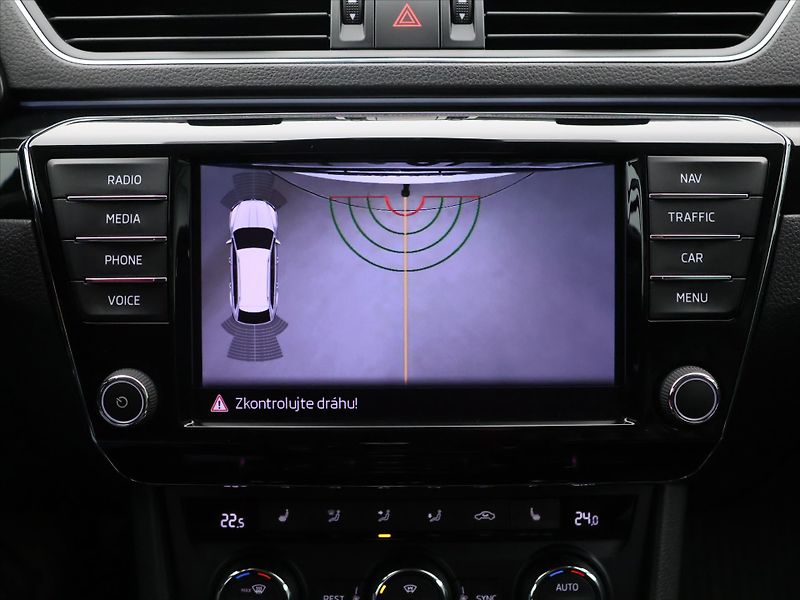 Škoda Superb 2,0 TDI 140kW DSG L&K Xenon - fotka 33 z 46